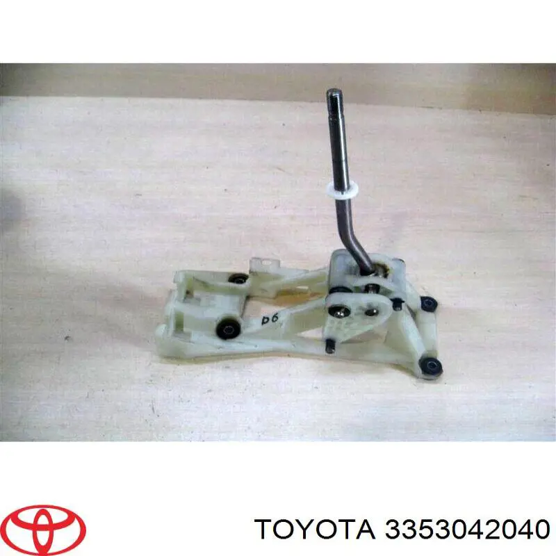 3353042040 Toyota Mechanizm zmiany biegów (cięgno)