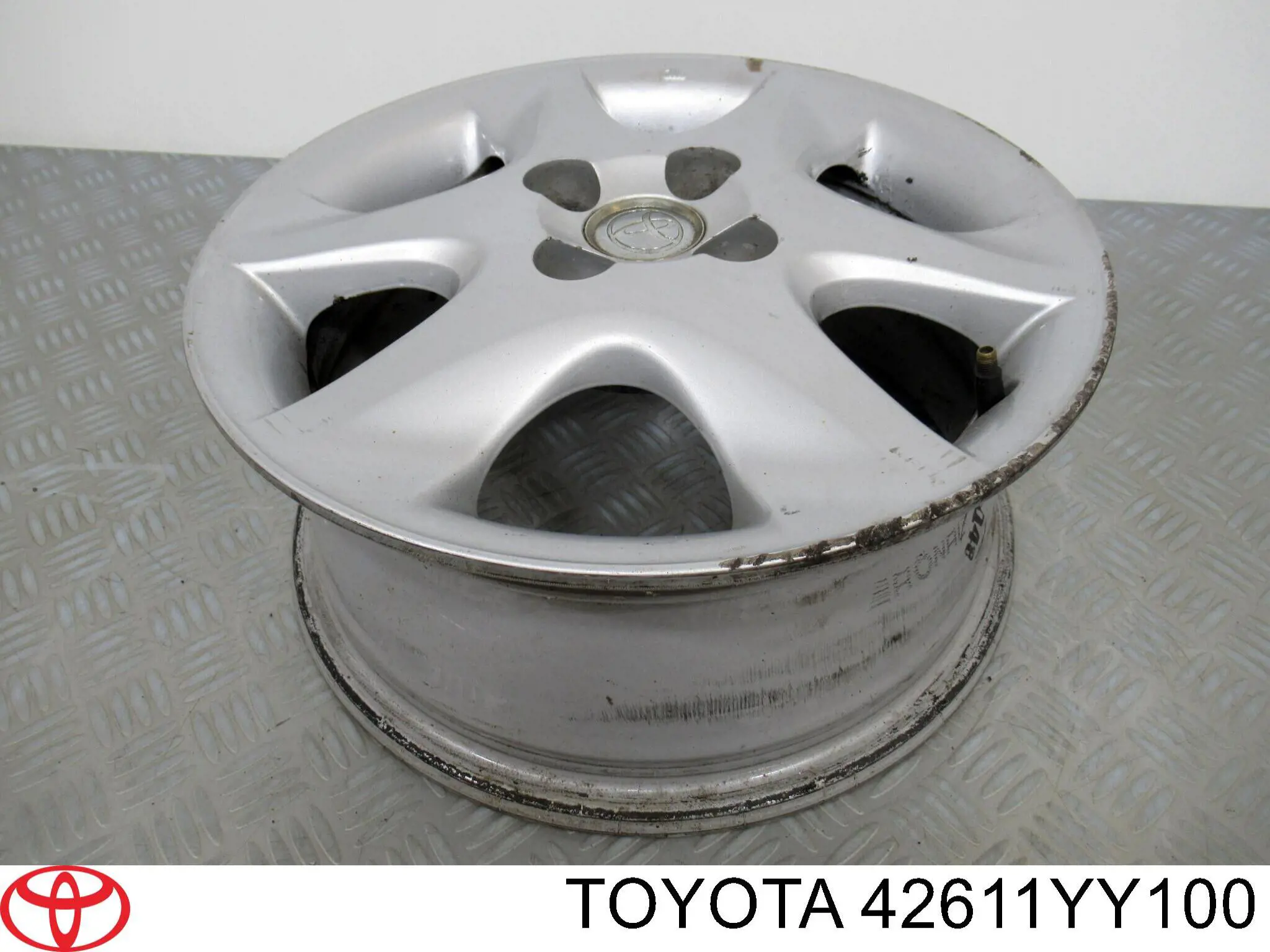 Do koszyka 4261102430 Toyota Felgi kół odlewane (lekkostopowe, tytanowe)