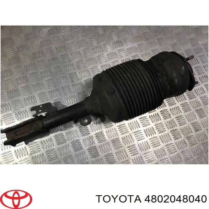 4802048040 Toyota Amortyzator przedni lewy