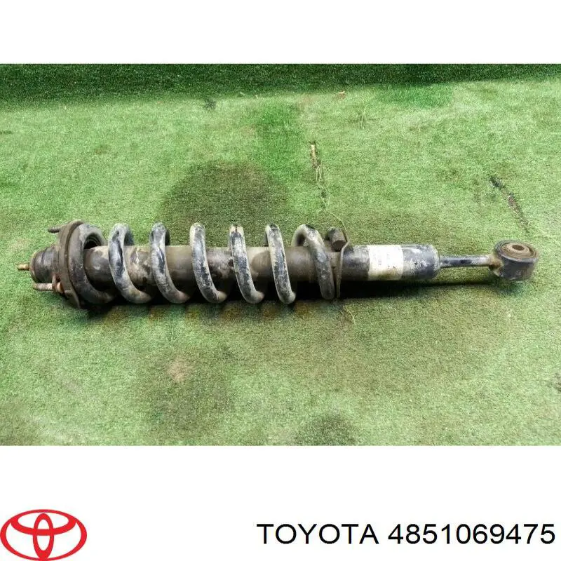 Amortyzator przedni Toyota 4851069475 cena, od 105,26 USD