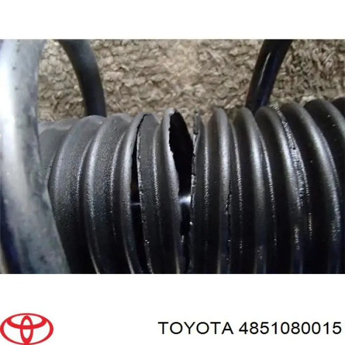 Amortyzator przedni prawy 4851080090 Toyota