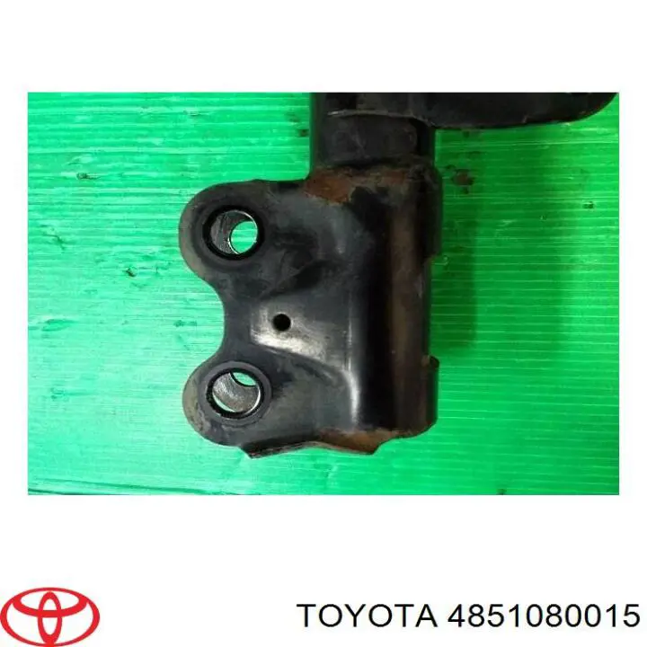 Amortyzator przedni prawy 4851080090 Toyota