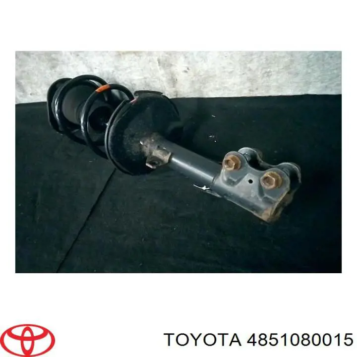 Do koszyka 4851080090 Toyota Amortyzator przedni prawy