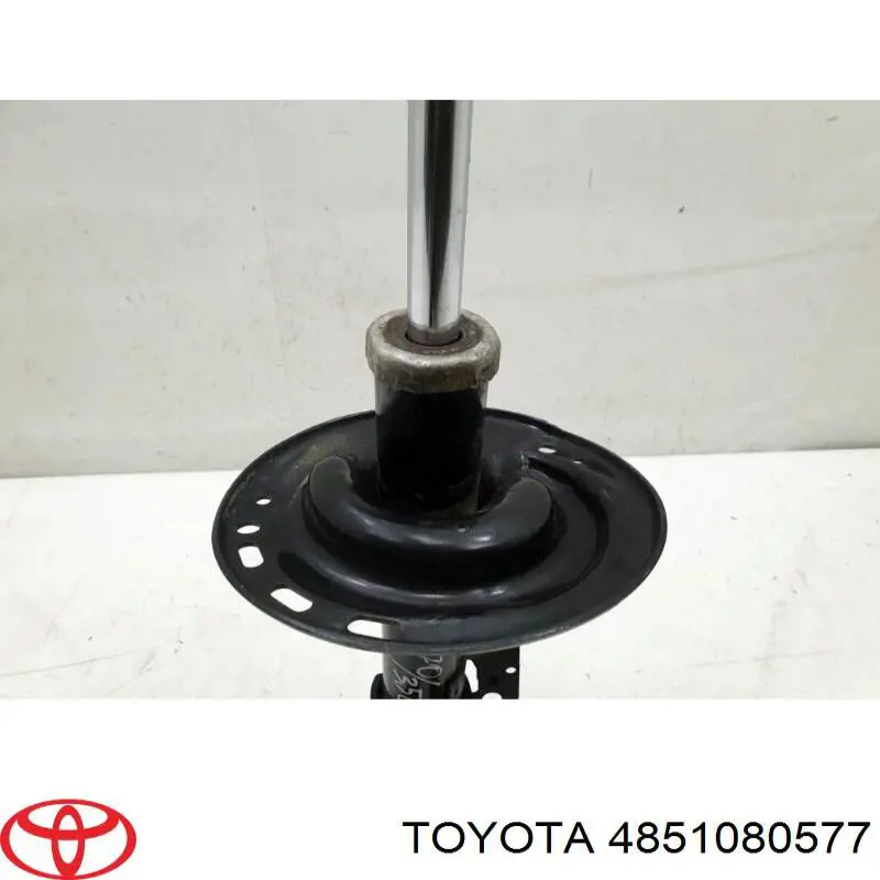 Do koszyka 4851080580 Toyota Amortyzator tylny prawy