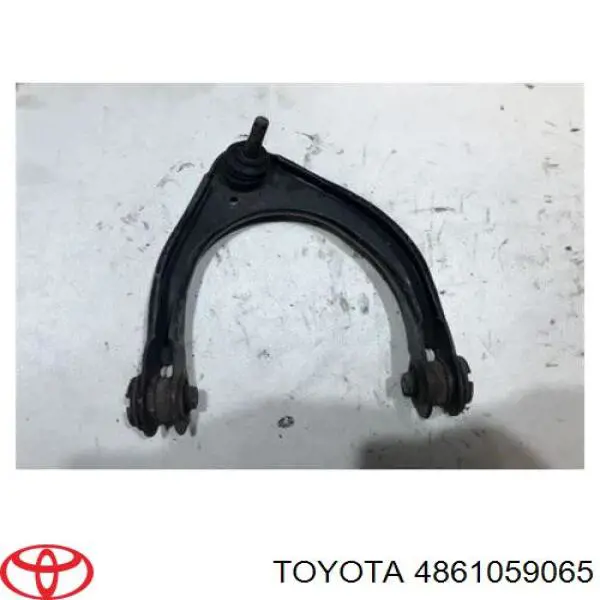 Wahacz zawieszenia przedniego prawy górny Toyota 4861059065 cena, od 124,29 USD