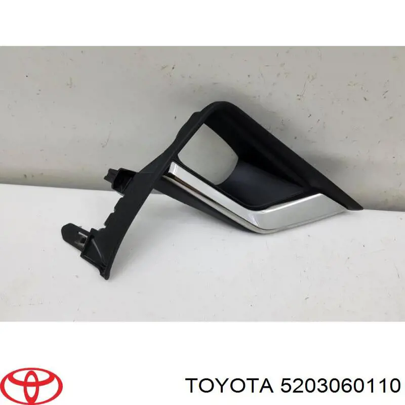 5203060110 Toyota Obrzeże lampy przeciwmgielnej prawej