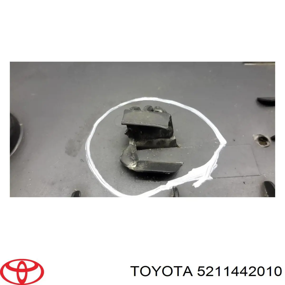 5211442010 Toyota ramka do mocowania przedniej tablicy rejestracyjnej