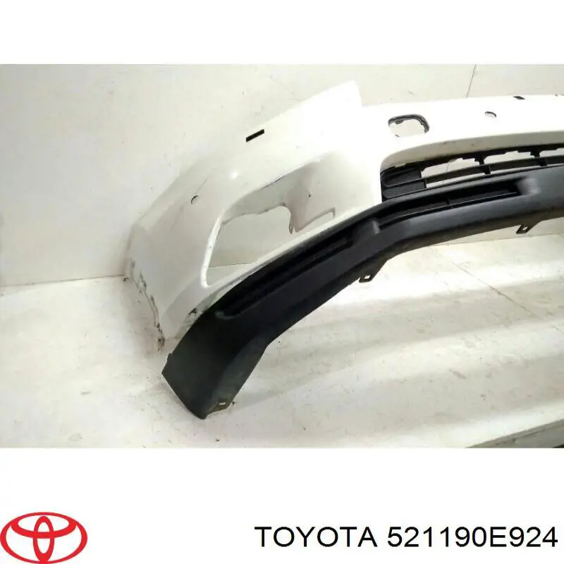 521190E924 Toyota Zderzak przedni