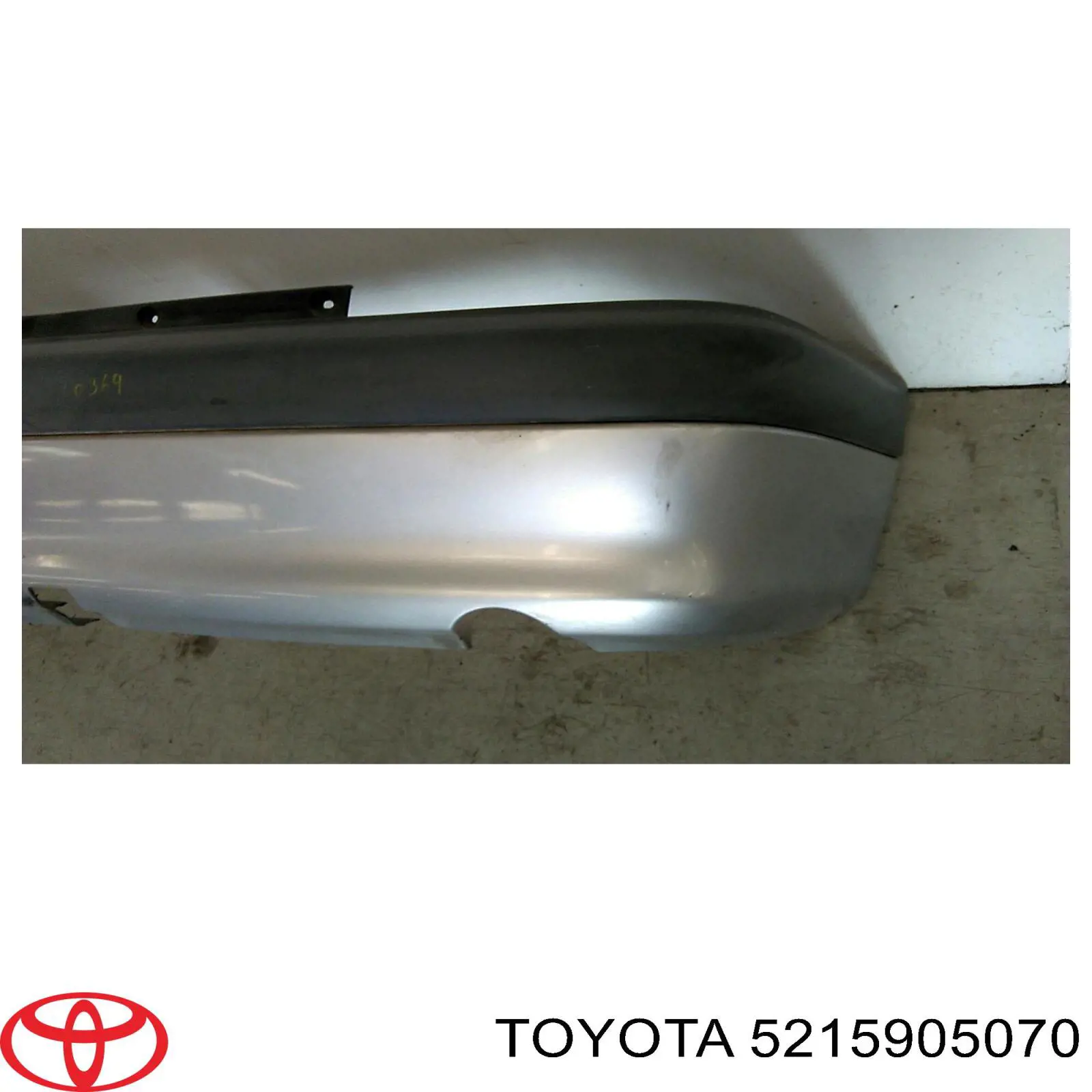 Zderzak tylny do Toyota Avensis I T22