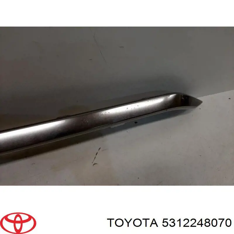 Listwa ochronna atrapy chłodnicy dolna Toyota 5312248070 cena, od 283,71 USD