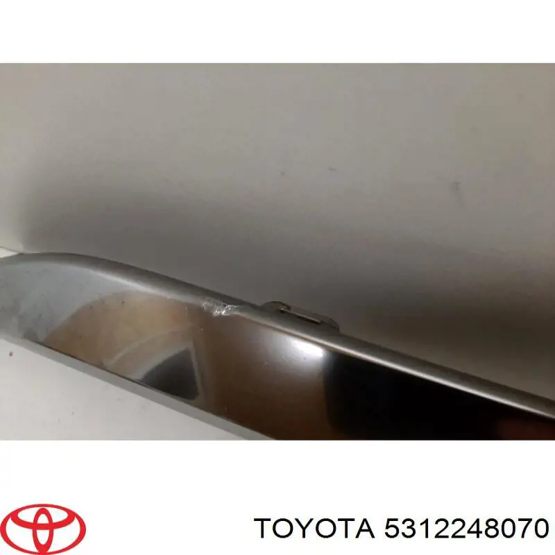 Listwa ochronna atrapy chłodnicy dolna 5312248070 Toyota