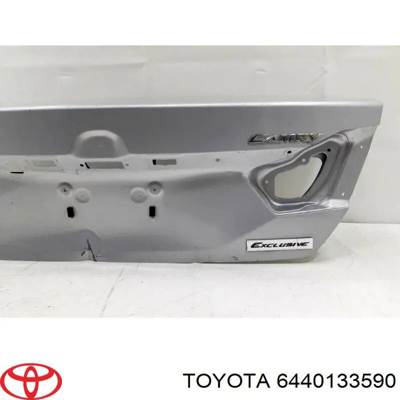 Do koszyka Klapa bagażnika Toyota Camry VII V50