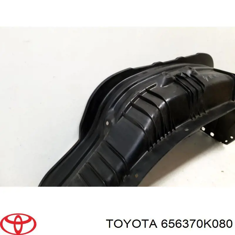 656370K080 Toyota Nadkole błotnika tylnego prawe