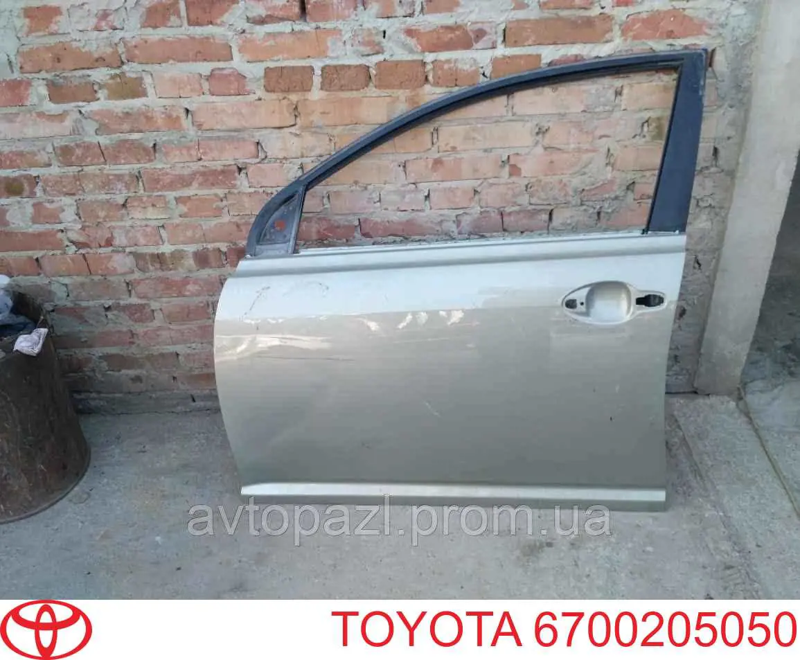 Do koszyka Drzwi przednie lewe Toyota Avensis II T25