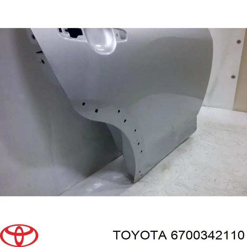 Drzwi tylne prawe Toyota 6700342110 cena, od 1890,46 USD