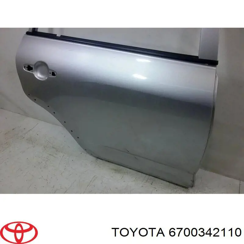 6700342110 Toyota Drzwi tylne prawe