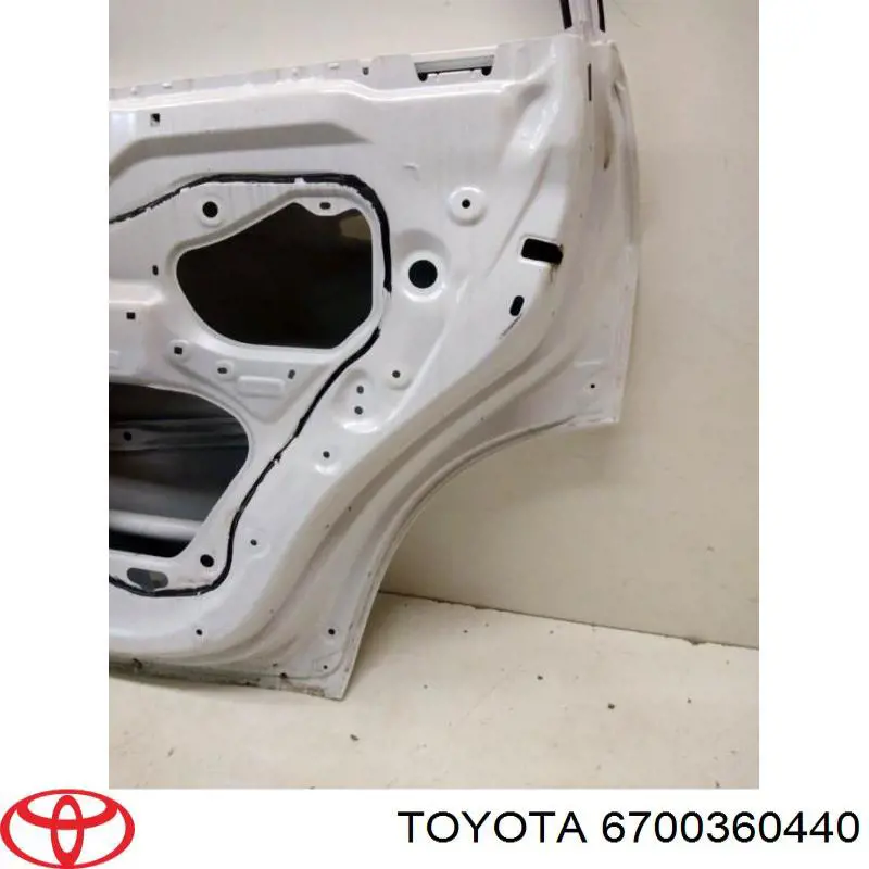 Drzwi tylne prawe 6700360420 Toyota
