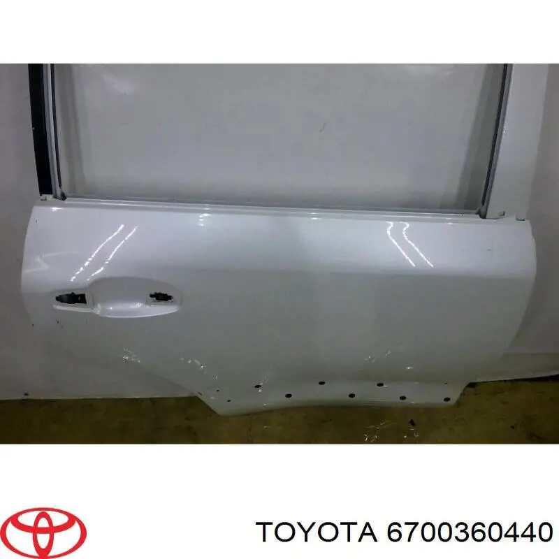 6700360420 Toyota Drzwi tylne prawe