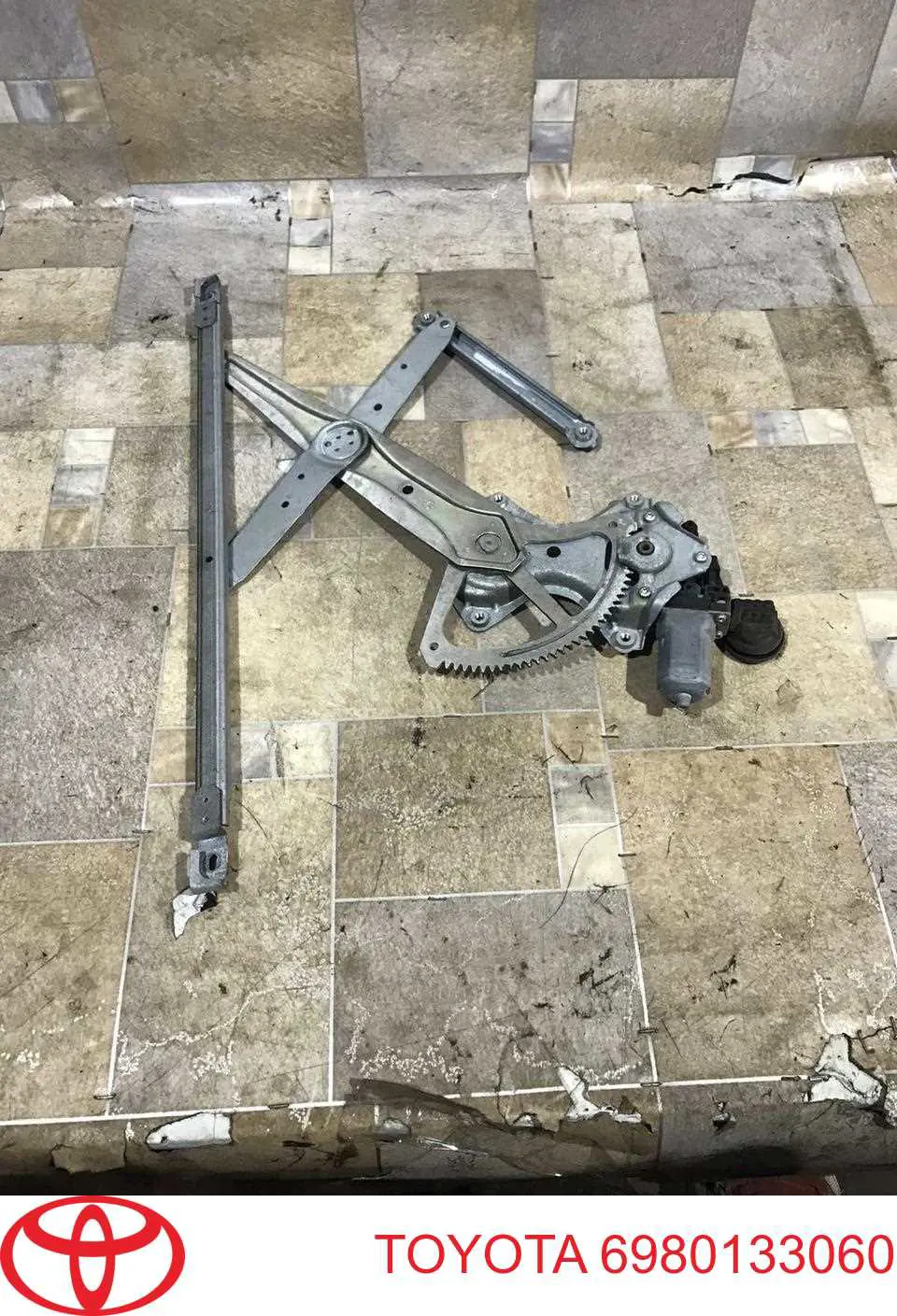 Mechanizm podnoszenia szyby drzwi przednich prawych Toyota Camry VI sedana (V40) (2006 - 2014) cena, od 19,57 USD