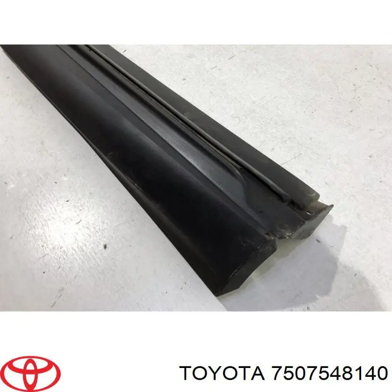 Listwa ochronna drzwi tylnych prawych Toyota 7507548140 cena, od 171,75 USD