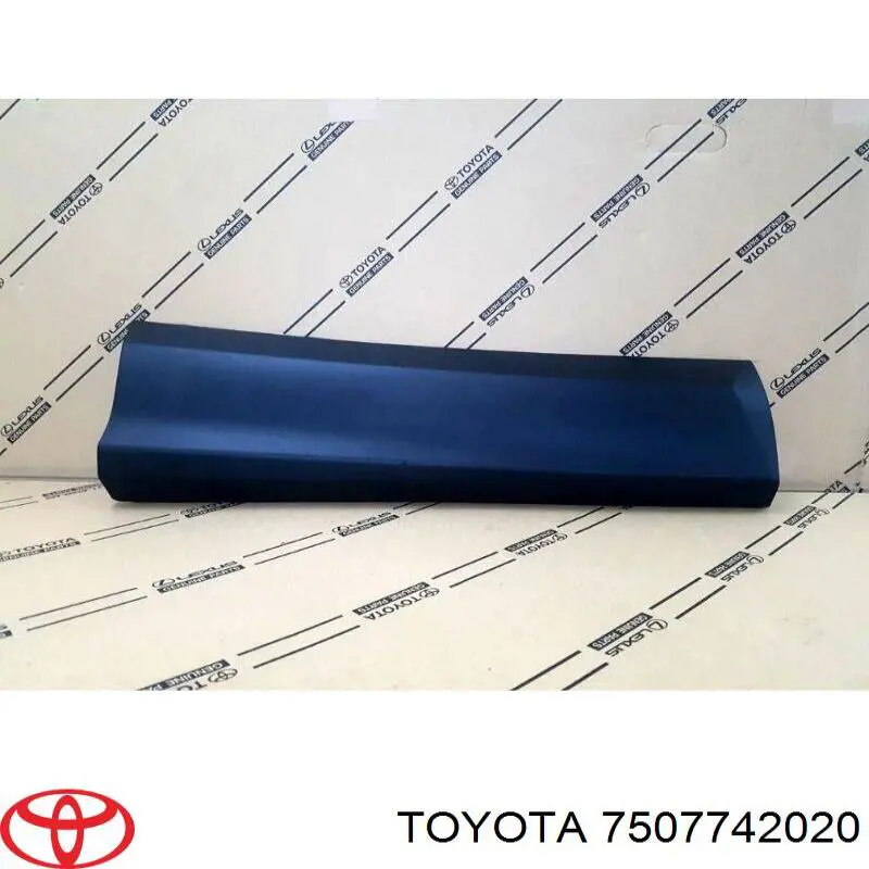 7507742020 Toyota Nakładka na drzwi tylne prawe