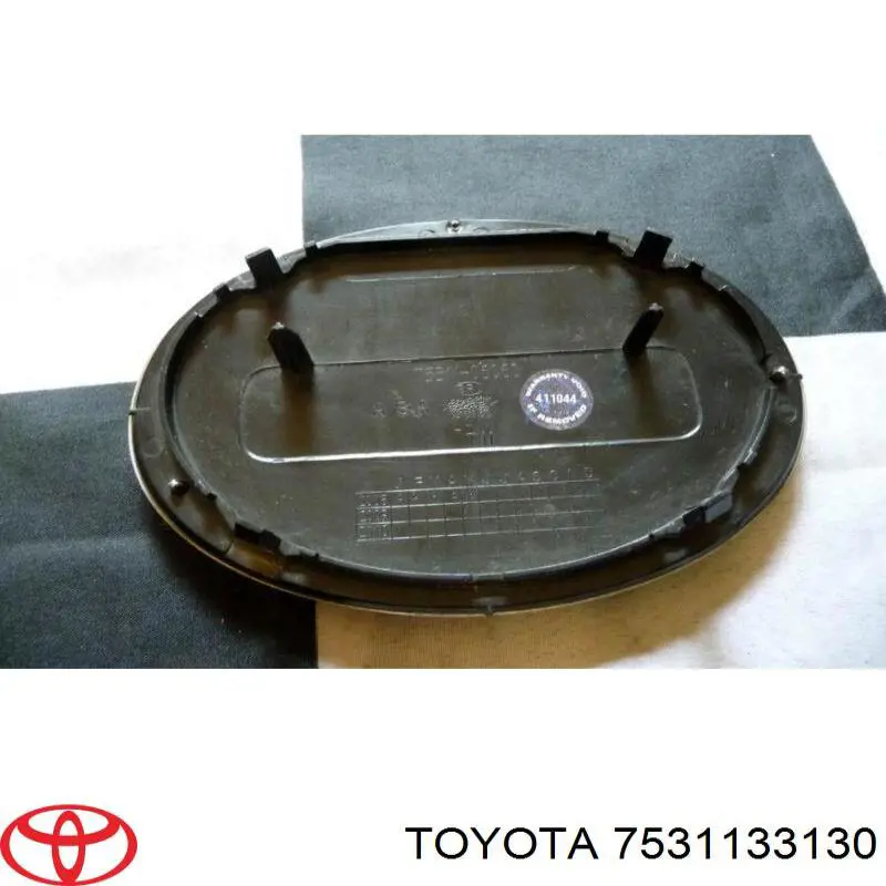 7531133130 Toyota Emblemat na atrapę chłodnicy