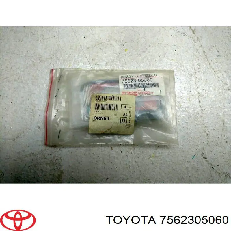 7562305060 Toyota Listwa ochronna błotnika przedniego prawego