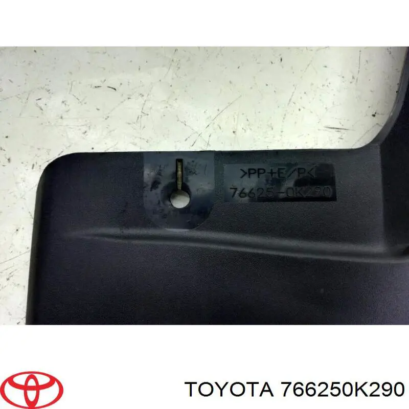 766250K290 Toyota Chlapacz tylny prawy