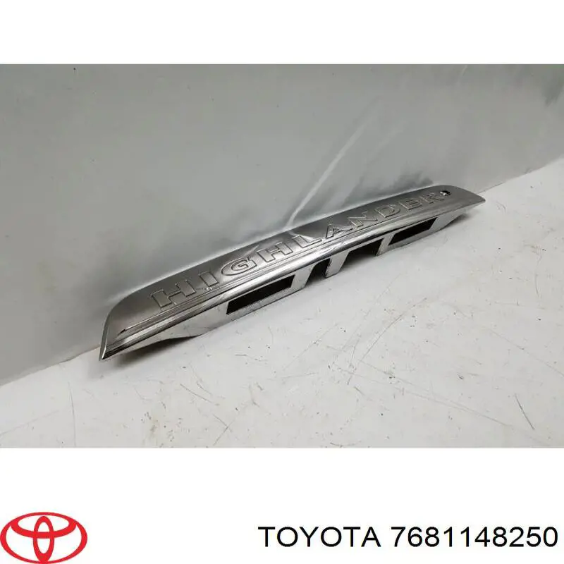 7681148250 Toyota Nakładka bagażnika (3/5 drzwi tylnych)
