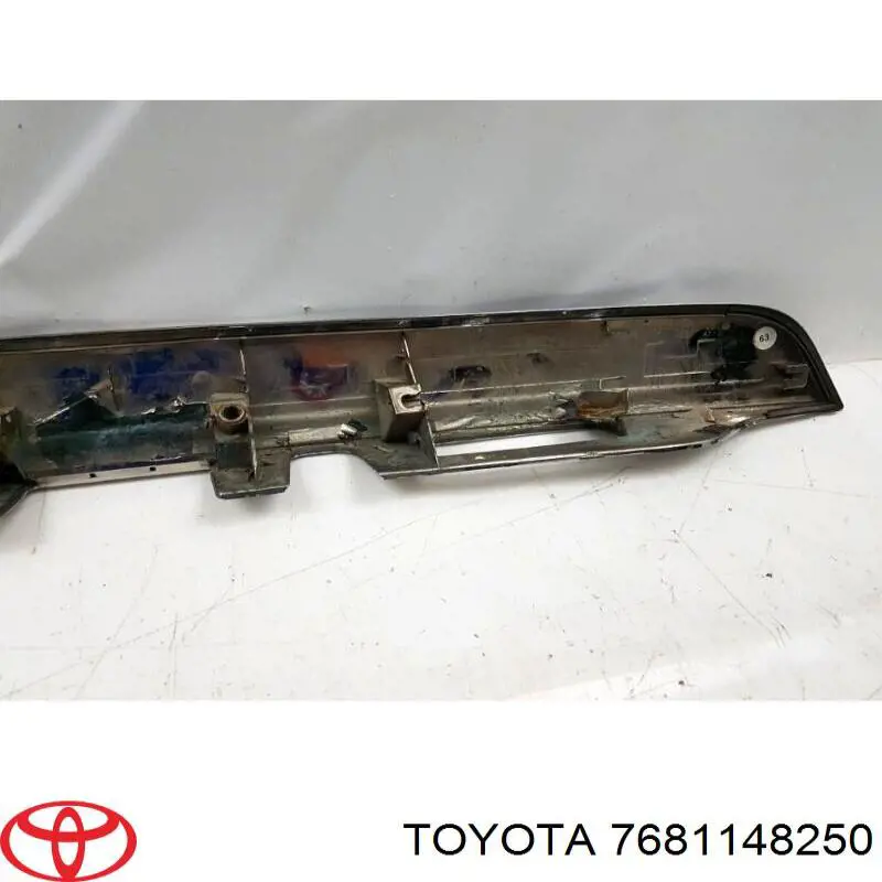 Nakładka bagażnika (3/5 drzwi tylnych) Toyota 7681148250 cena, od 142,21 USD