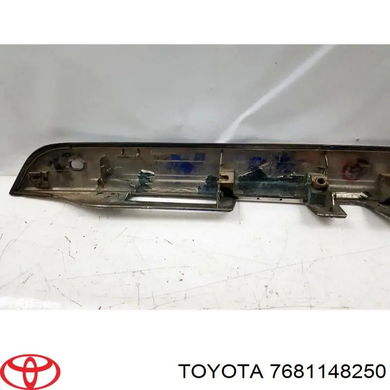 7681148250 Toyota Nakładka bagażnika (3/5 drzwi tylnych)