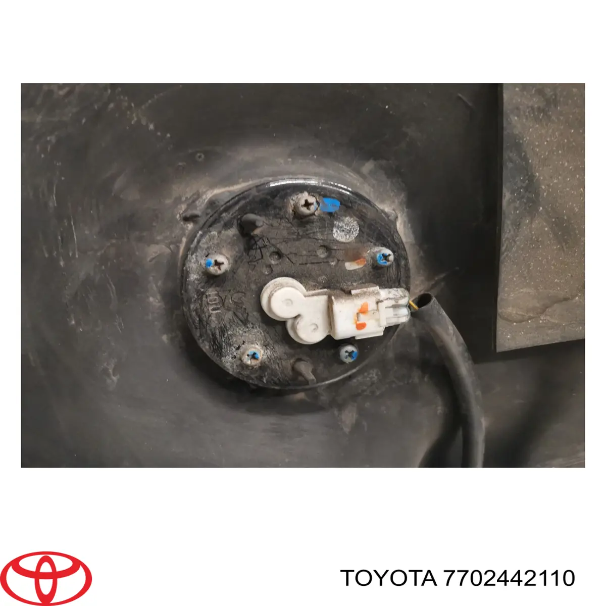 7702442110 Toyota Filtr paliwa