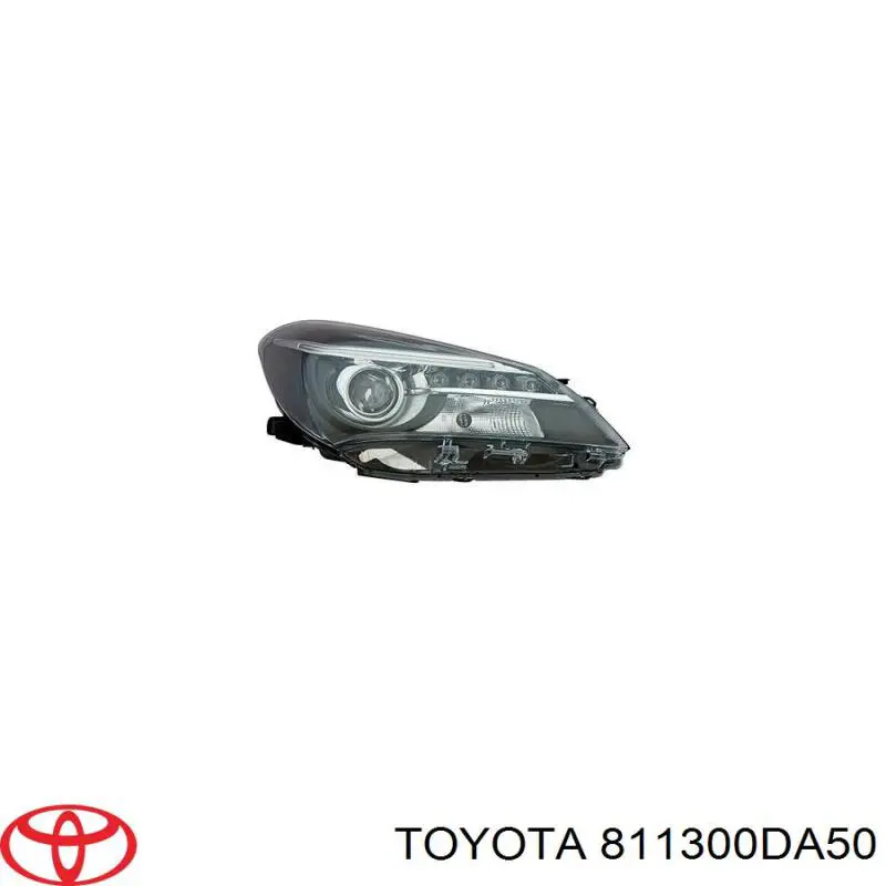 811300DA50 Toyota Reflektor prawy
