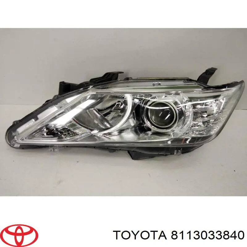 Reflektor prawy Toyota 8113033840 cena, od 162,64 USD
