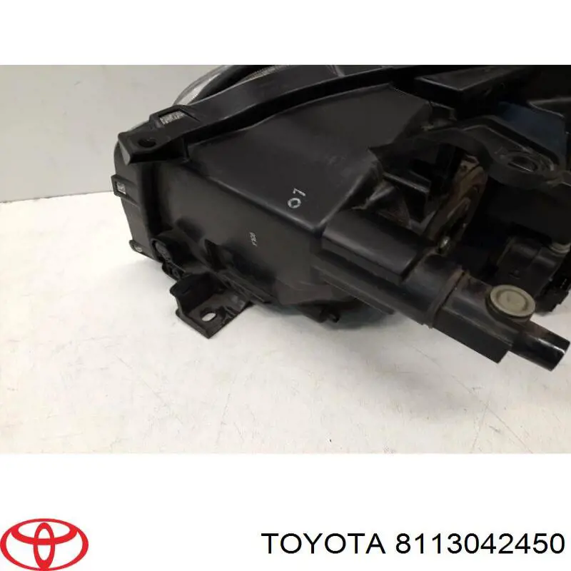 Reflektor prawy Toyota 8113042450 cena, od 743,28 USD