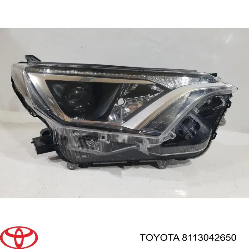 Reflektor prawy 8113042650 Toyota