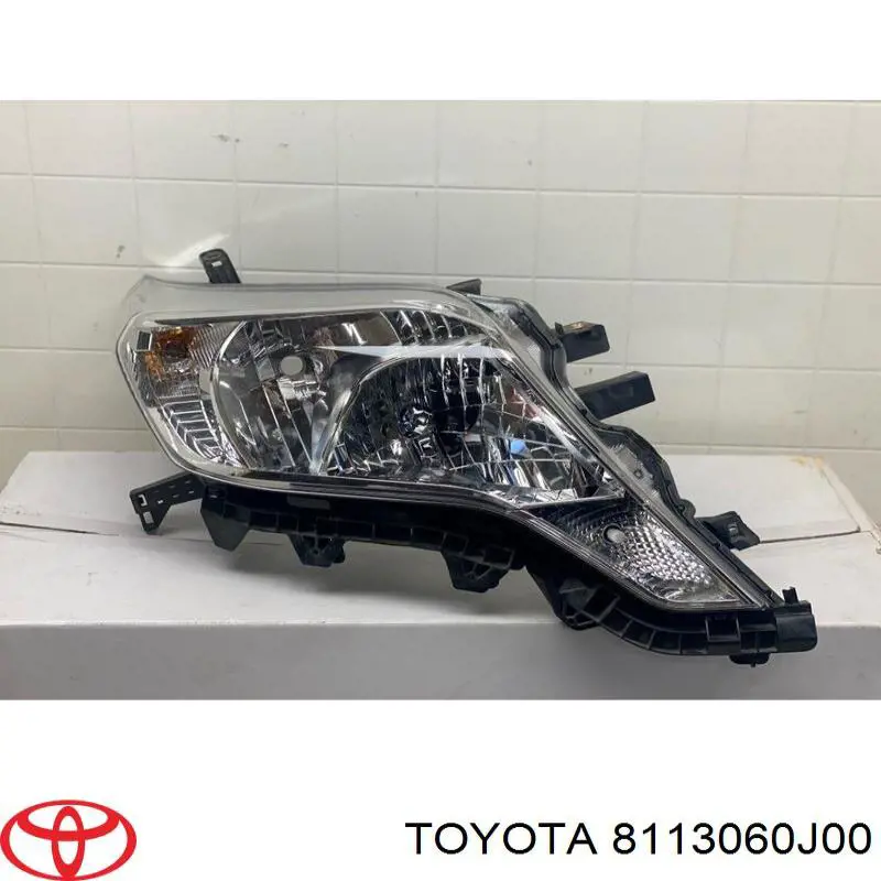 Reflektor prawy Toyota 8113060J00 cena, od 269,33 USD