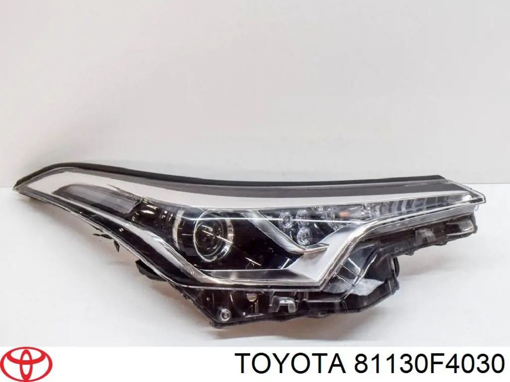 81130F4030 Toyota Reflektor prawy