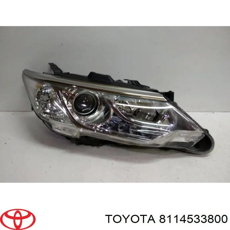 Reflektor prawy 8114533800 Toyota