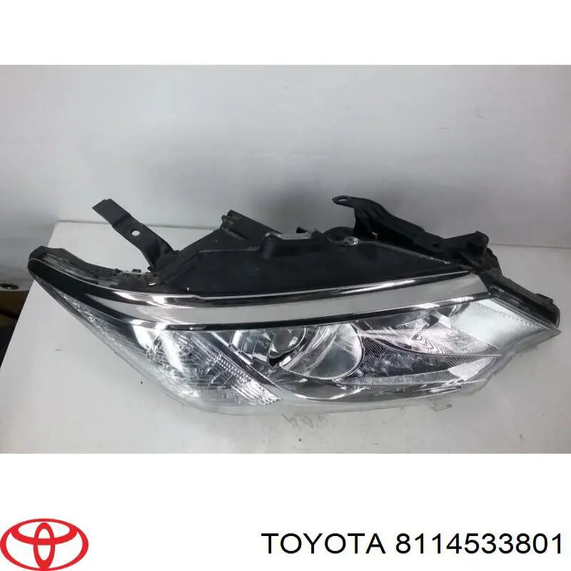 8114533801 Toyota Reflektor prawy