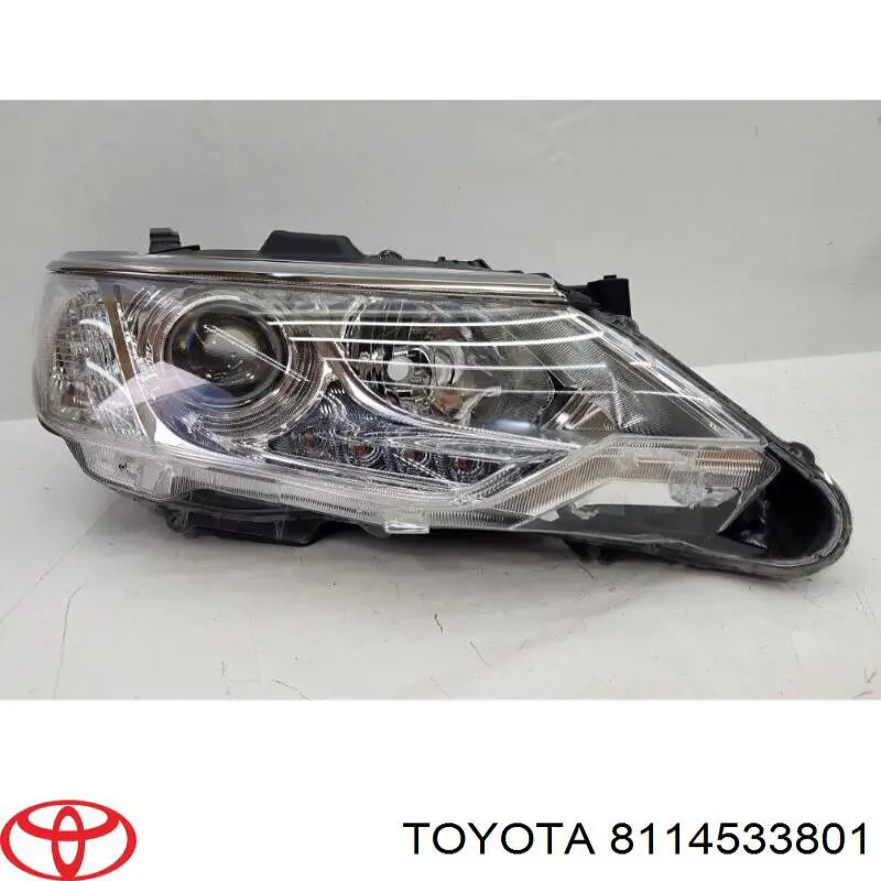 Reflektor prawy 8114533801 Toyota