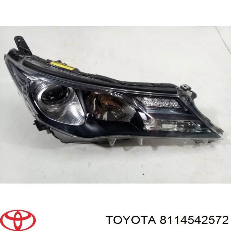 8114542572 Toyota Reflektor prawy