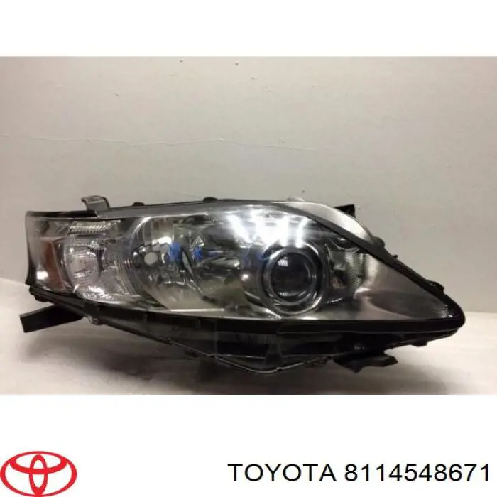 8114548671 Toyota Reflektor prawy