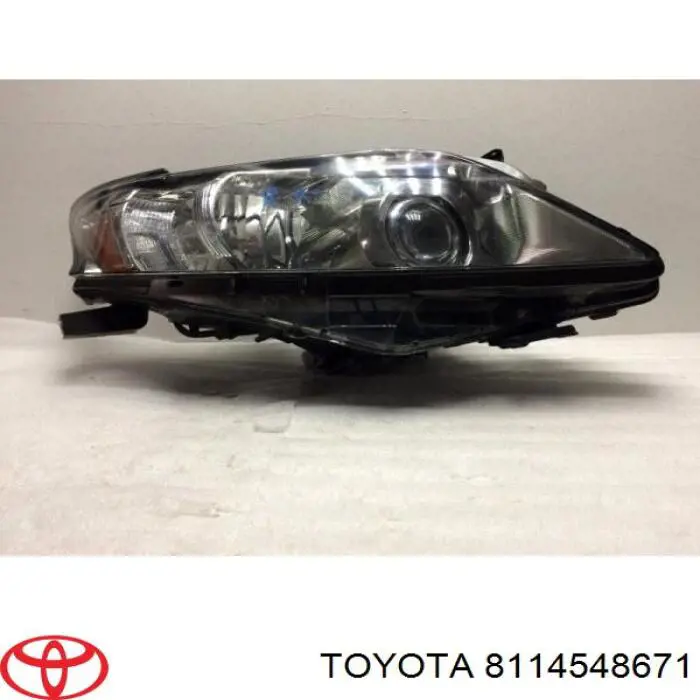 Reflektor prawy Toyota 8114548671 cena, od 2004,28 USD