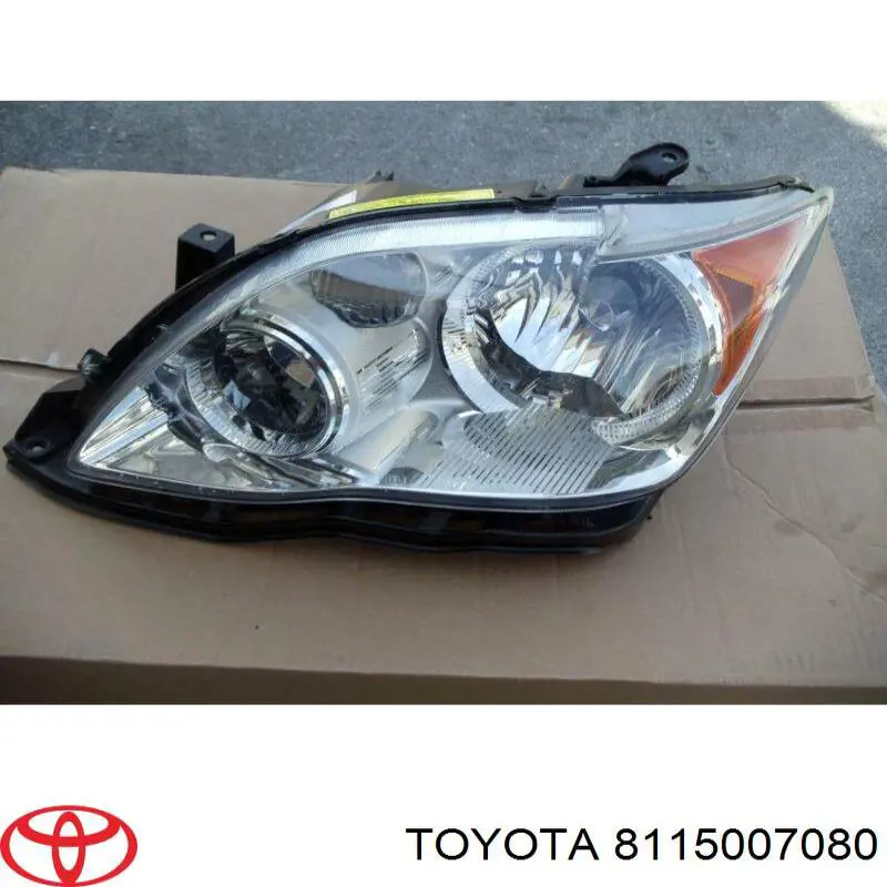 Reflektor lewy Toyota 8115007080 cena, od 2962,58 USD