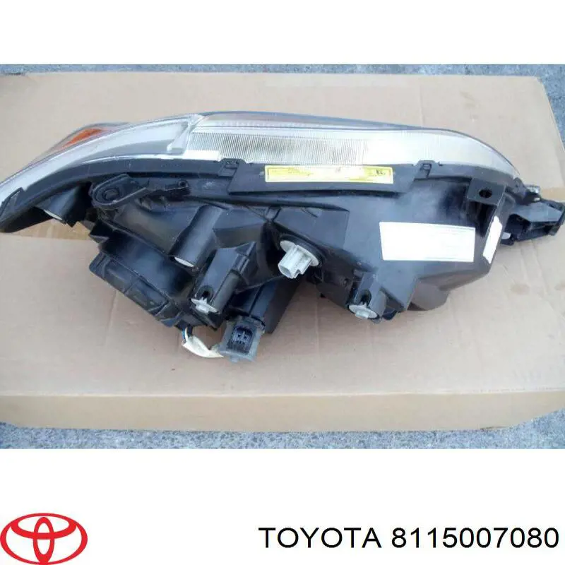 Do koszyka 8115007080 Toyota Reflektor lewy