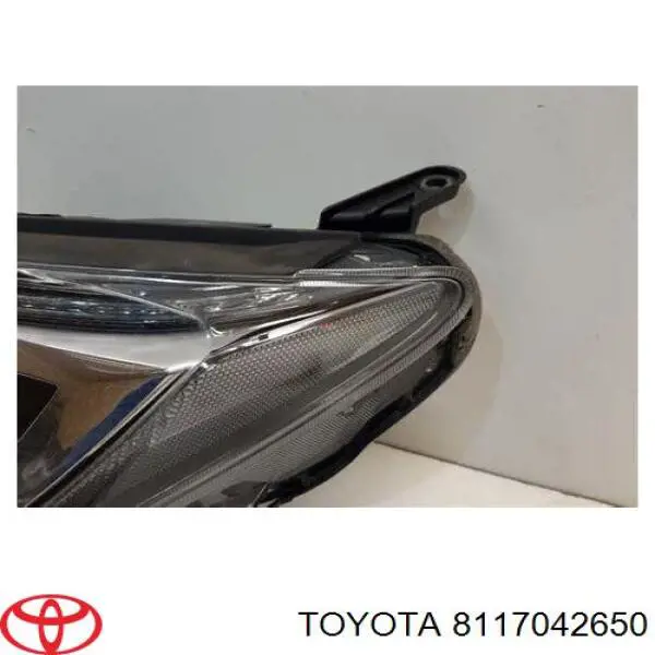 Reflektor lewy 8117042650 Toyota