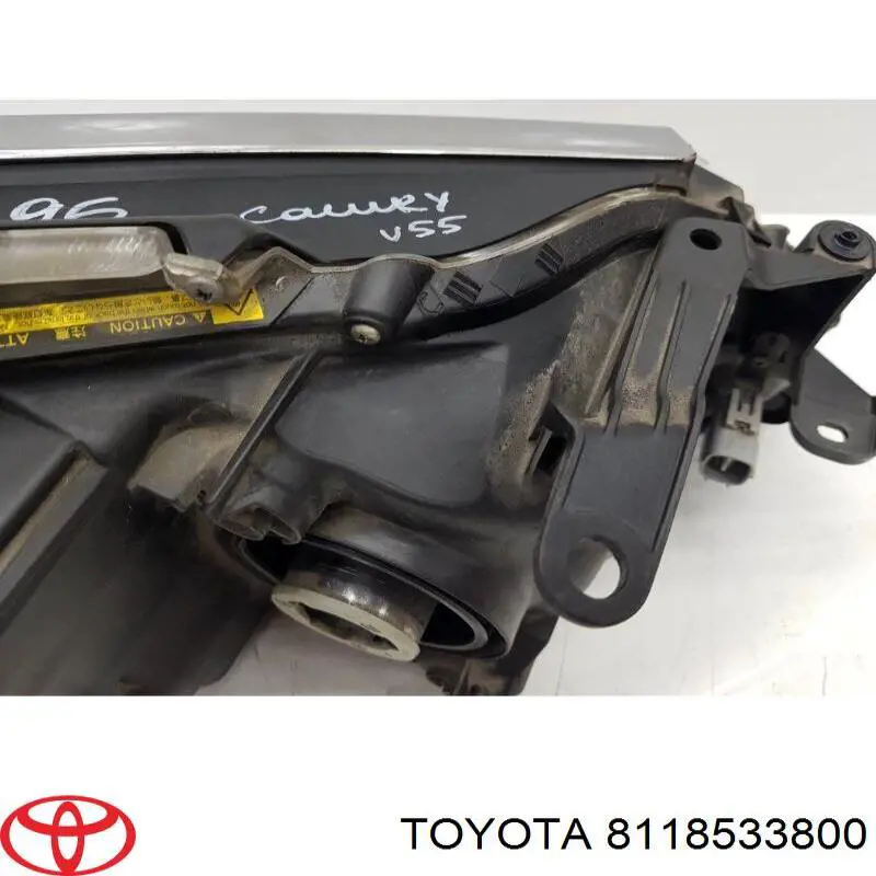 Reflektor lewy Toyota 8118533800 cena, od 945,61 USD