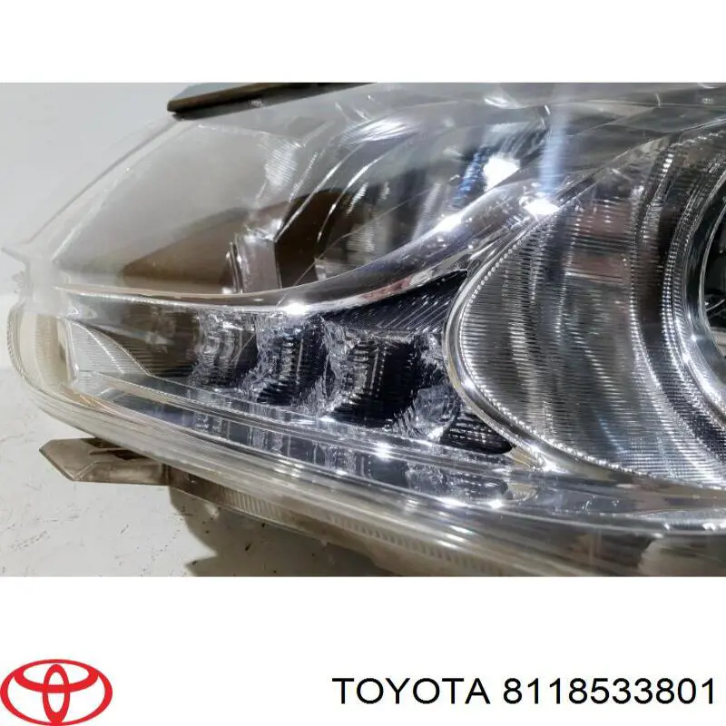 Reflektor lewy 8118533801 Toyota