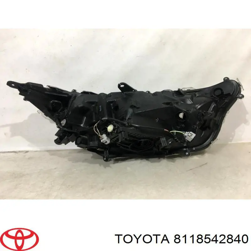 Do koszyka 8118542840 Toyota Reflektor lewy